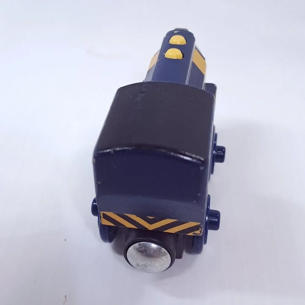 Thomas & Friends Wooden Railway Logan cbn22 yellow blue Train Tank Engine wood